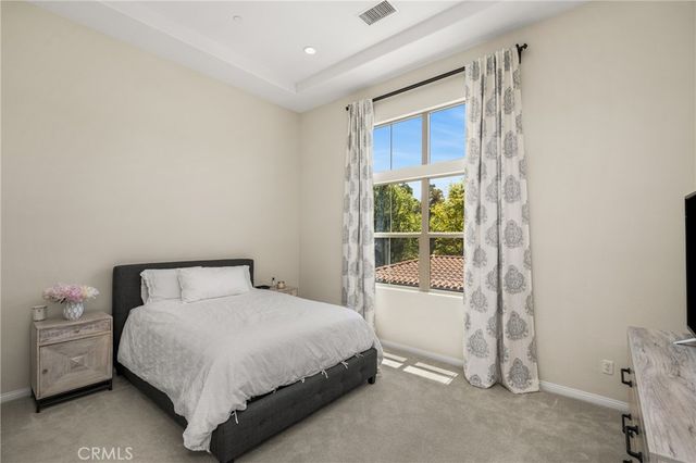 208 Rose Arch, Irvine, CA 92620
