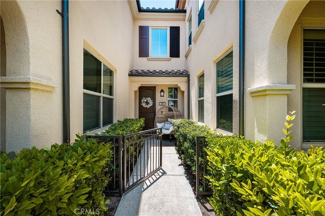 208 Rose Arch, Irvine, CA 92620