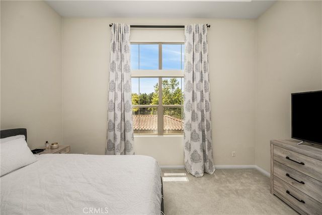 208 Rose Arch, Irvine, CA 92620
