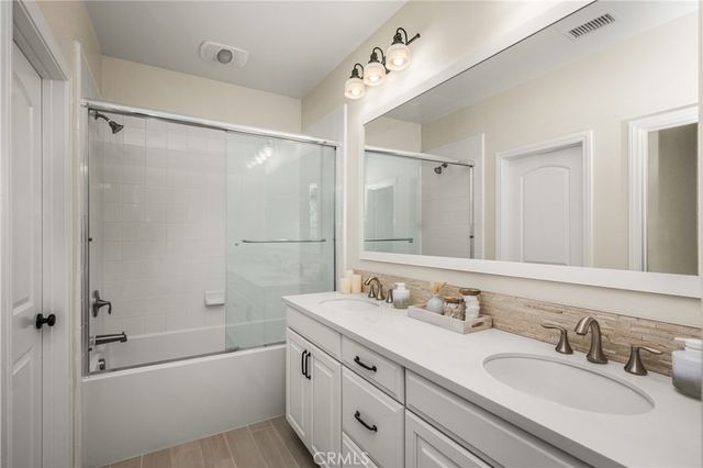 208 Rose Arch, Irvine, CA 92620