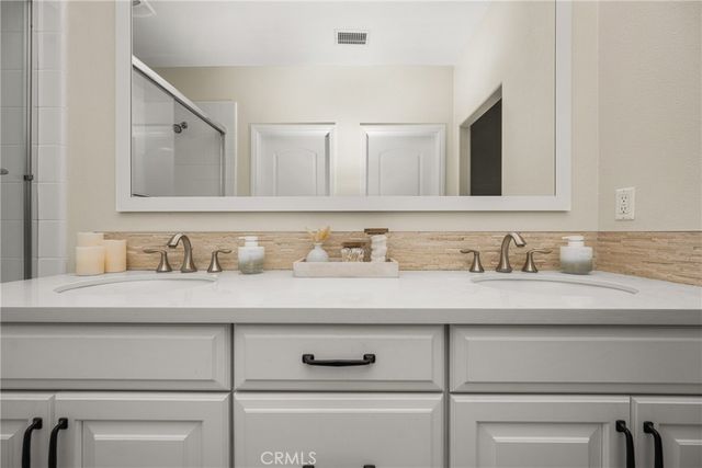 208 Rose Arch, Irvine, CA 92620