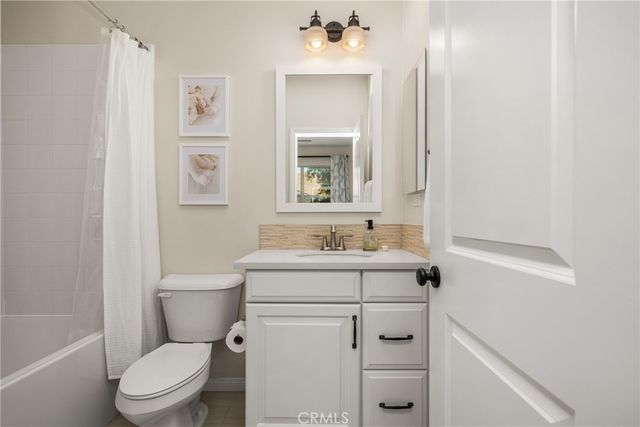 208 Rose Arch, Irvine, CA 92620