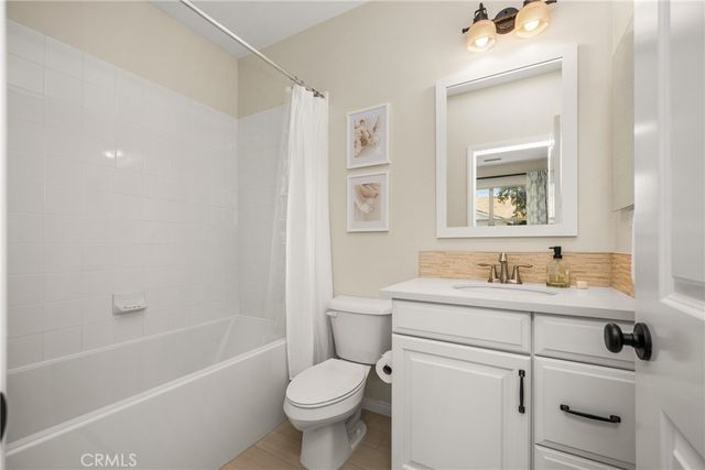 208 Rose Arch, Irvine, CA 92620