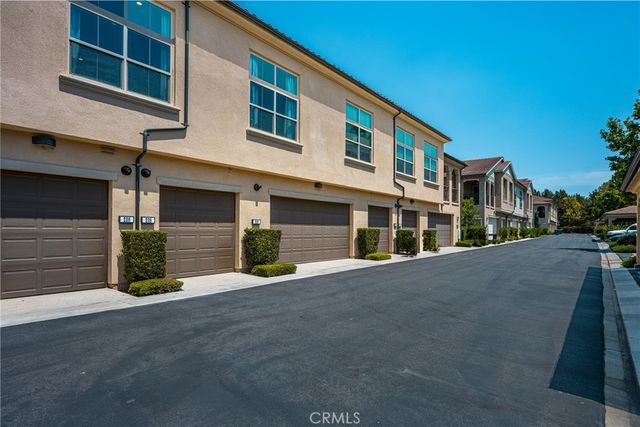 208 Rose Arch, Irvine, CA 92620