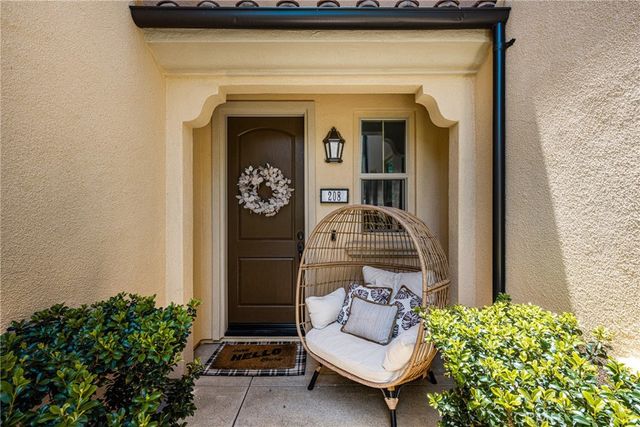 208 Rose Arch, Irvine, CA 92620