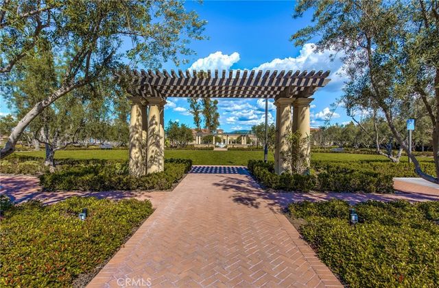 208 Rose Arch, Irvine, CA 92620