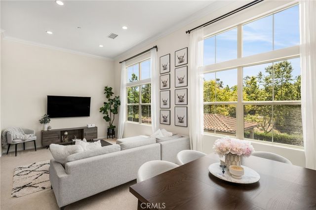 208 Rose Arch, Irvine, CA 92620