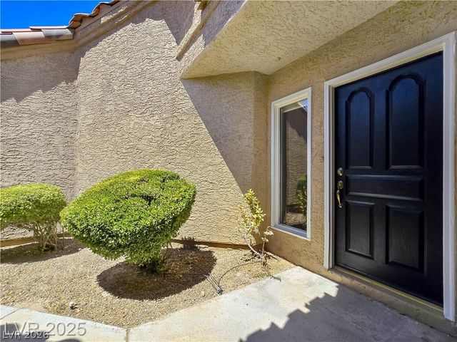 5008 Shoal Creek Circle, Las Vegas, NV 89113
