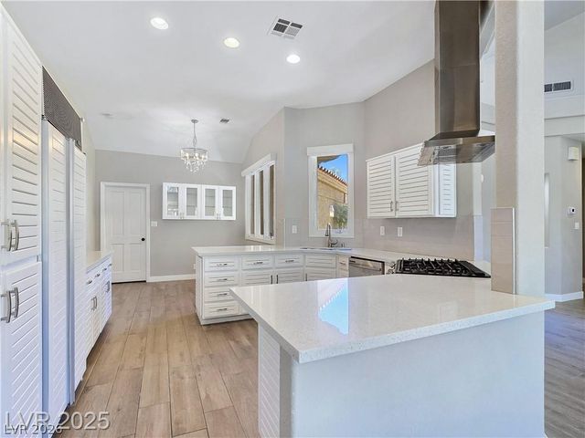 5008 Shoal Creek Circle, Las Vegas, NV 89113