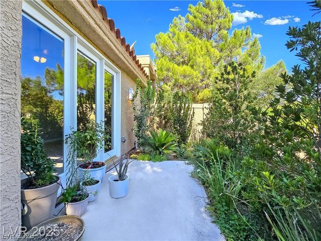 5008 Shoal Creek Circle, Las Vegas, NV 89113