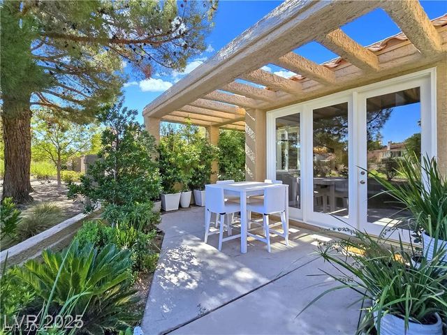 5008 Shoal Creek Circle, Las Vegas, NV 89113