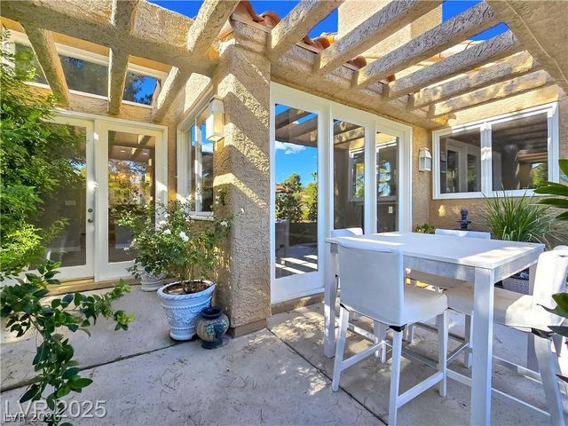 5008 Shoal Creek Circle, Las Vegas, NV 89113