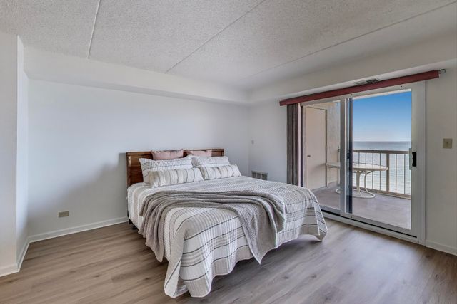 100 Lake Shore Drive 806, Michigan City, IN 46360