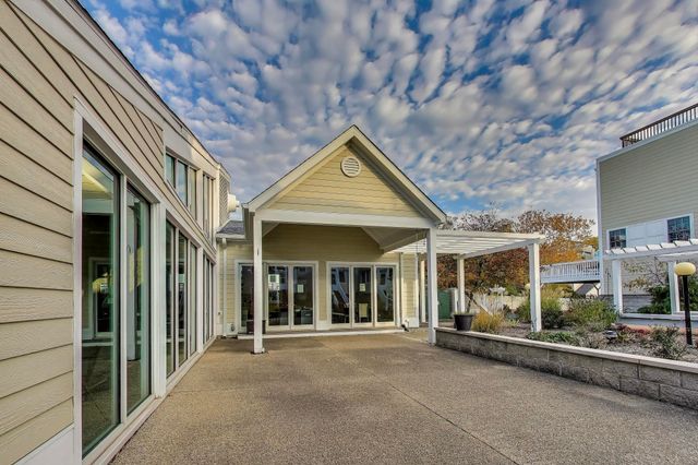 100 Lake Shore Drive 806, Michigan City, IN 46360