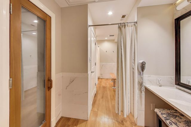 100 Lake Shore Drive 806, Michigan City, IN 46360