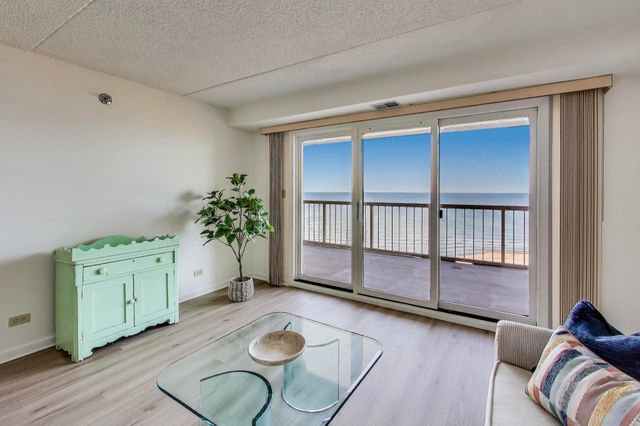 100 Lake Shore Drive 806, Michigan City, IN 46360