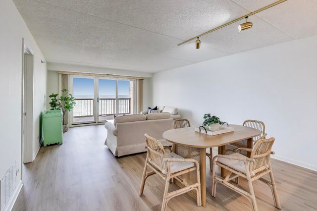 100 Lake Shore Drive 806, Michigan City, IN 46360