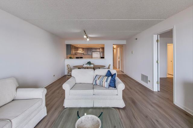 100 Lake Shore Drive 806, Michigan City, IN 46360