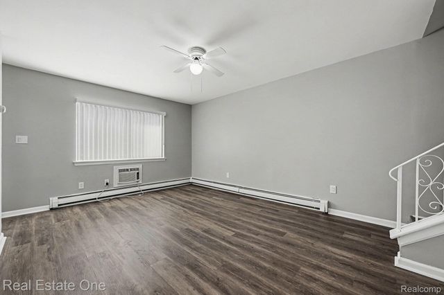 150 LADD Road, Walled Lake, MI 48390