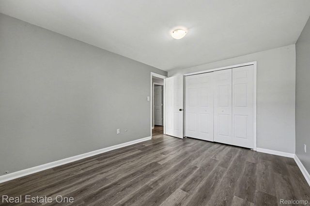 150 LADD Road, Walled Lake, MI 48390