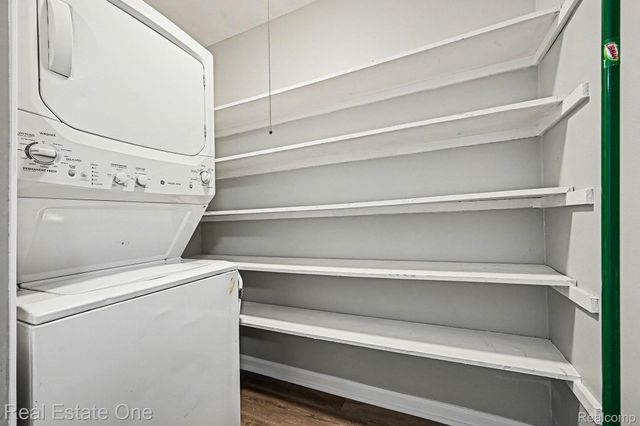 150 LADD Road, Walled Lake, MI 48390