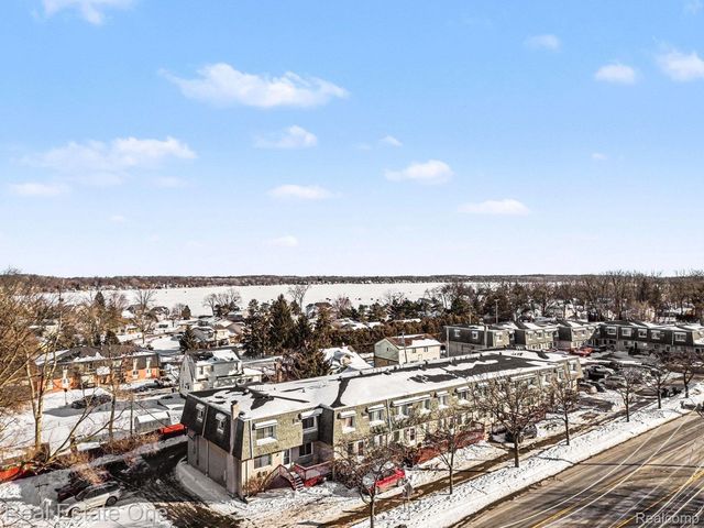 150 LADD Road, Walled Lake, MI 48390