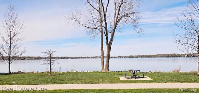 150 LADD Road, Walled Lake, MI 48390