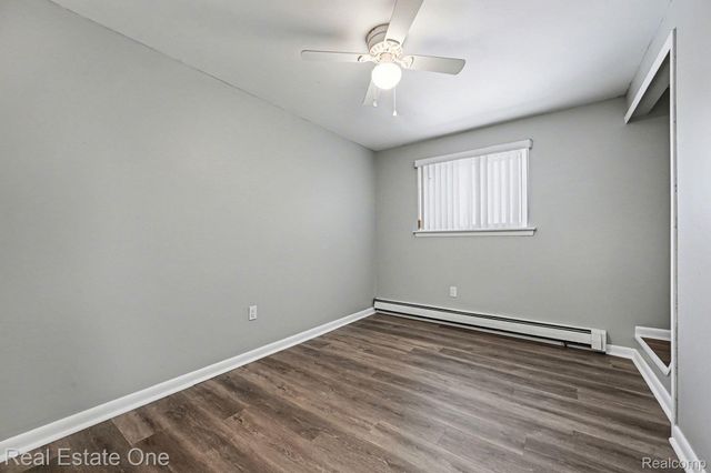 150 LADD Road, Walled Lake, MI 48390