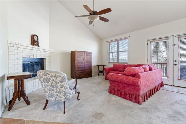 11 Hillcrest Drive, Holiday Island, AR 72631