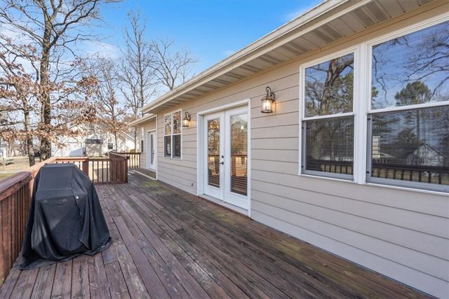 11 Hillcrest Drive, Holiday Island, AR 72631