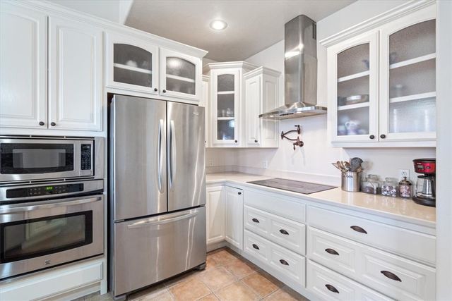 11 Hillcrest Drive, Holiday Island, AR 72631