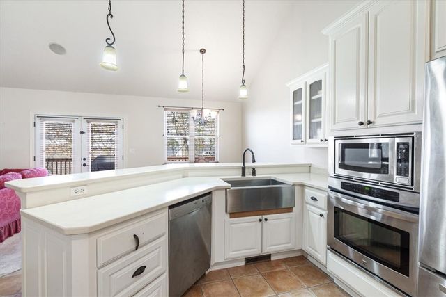 11 Hillcrest Drive, Holiday Island, AR 72631