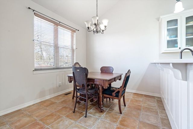 11 Hillcrest Drive, Holiday Island, AR 72631