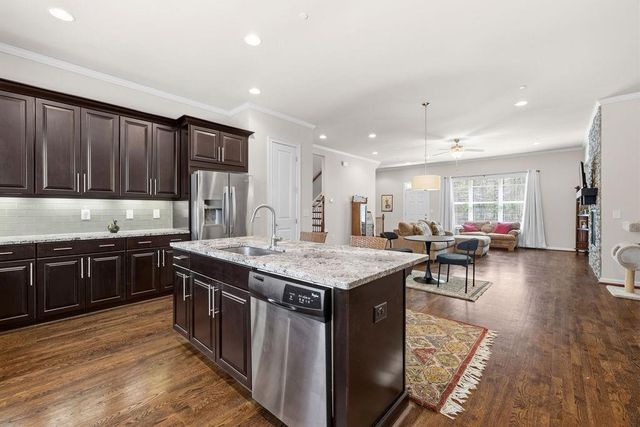 917 Dumaine Trace, Atlanta, GA 30328