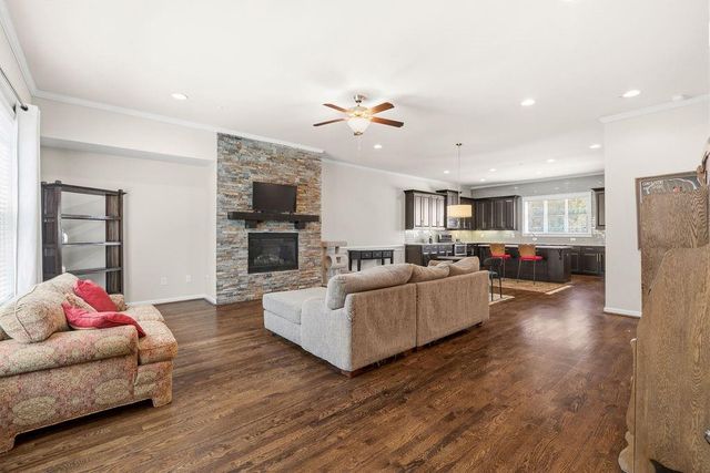 917 Dumaine Trace, Atlanta, GA 30328