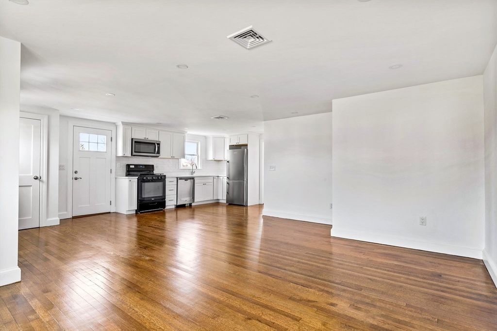 90 Packard Ave 0, Hull, MA 02045