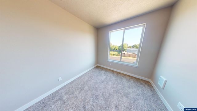 198 Gwinn St E, Monmouth, OR 97361