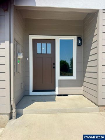 198 Gwinn St E, Monmouth, OR 97361