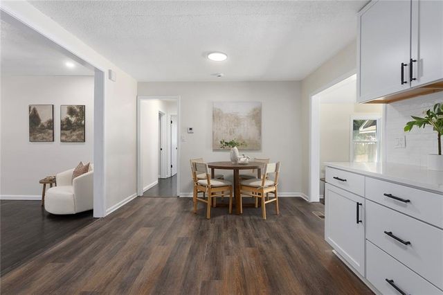 825 S Weaver Street, Olathe, KS 66061