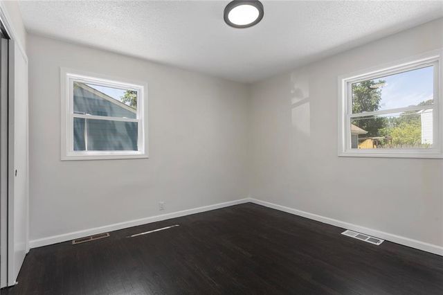 825 S Weaver Street, Olathe, KS 66061