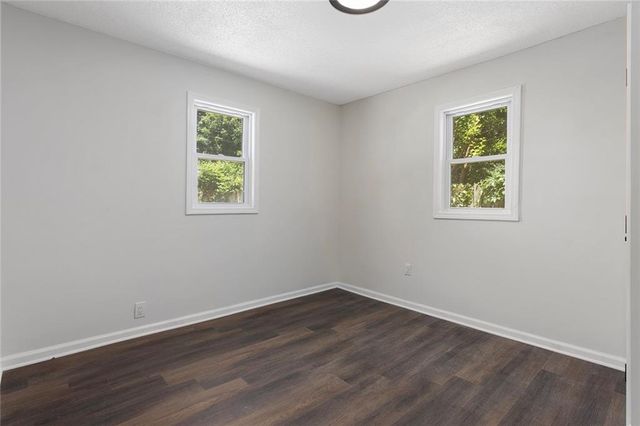 825 S Weaver Street, Olathe, KS 66061
