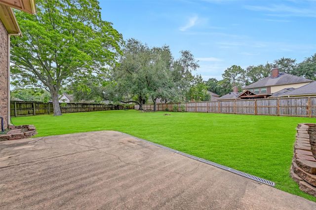1219 Merriewood Drive, Friendswood, TX 77546