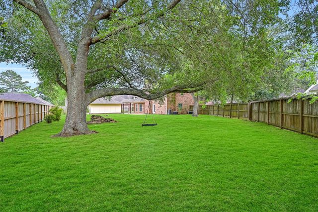 1219 Merriewood Drive, Friendswood, TX 77546