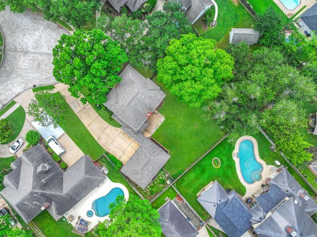 1219 Merriewood Drive, Friendswood, TX 77546
