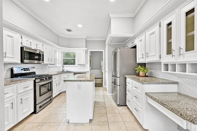 1219 Merriewood Drive, Friendswood, TX 77546