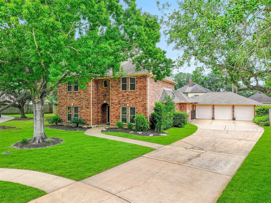 1219 Merriewood Drive, Friendswood, TX 77546