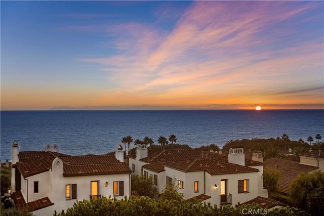 28 Surfspray Bluff, Newport Coast, CA 92657