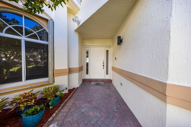 608 W Palm Aire Drive 608, Pompano Beach, FL 33069