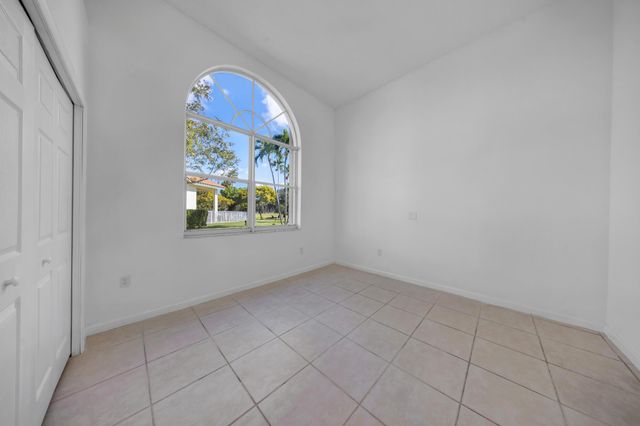 608 W Palm Aire Drive 608, Pompano Beach, FL 33069