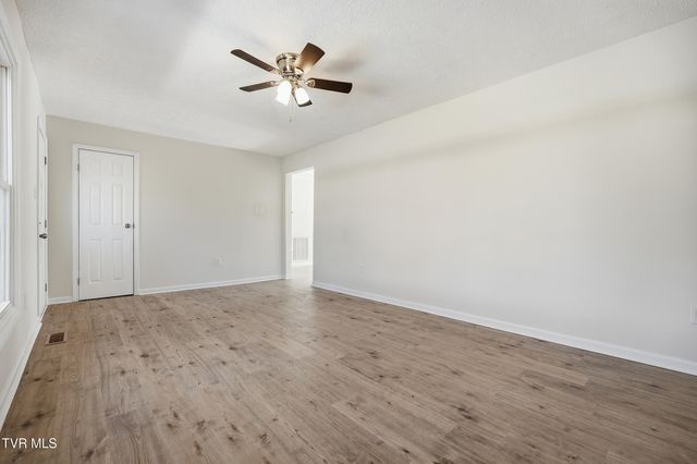 1506 East Mountain View Avenue, Big Stone Gap, VA 24219